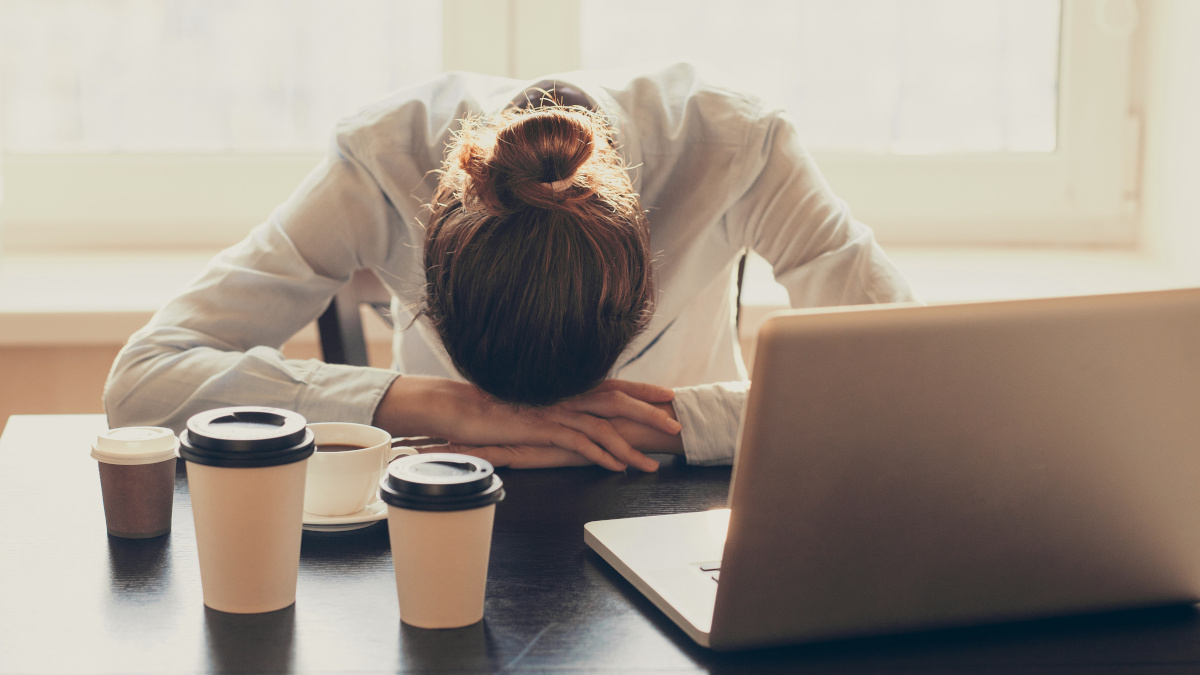 Femme fatiguée au travail
